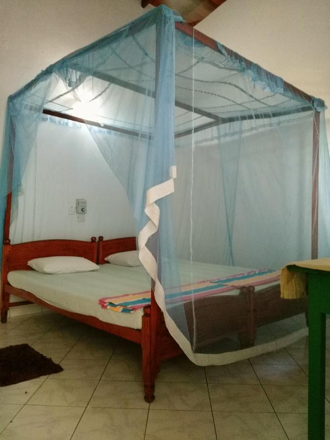 Sunnys Beach Guest House Hikkaduwa Kültér fotó