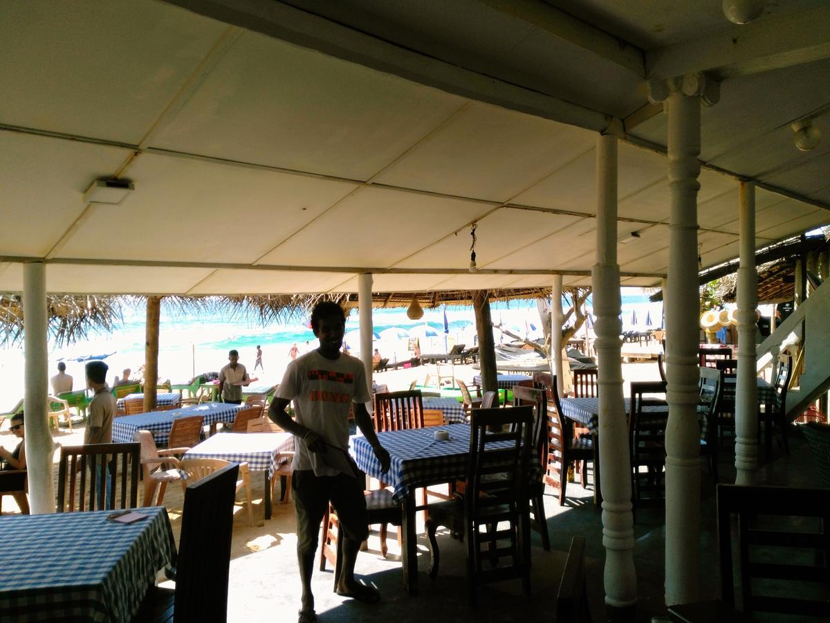 Sunnys Beach Guest House Hikkaduwa Kültér fotó