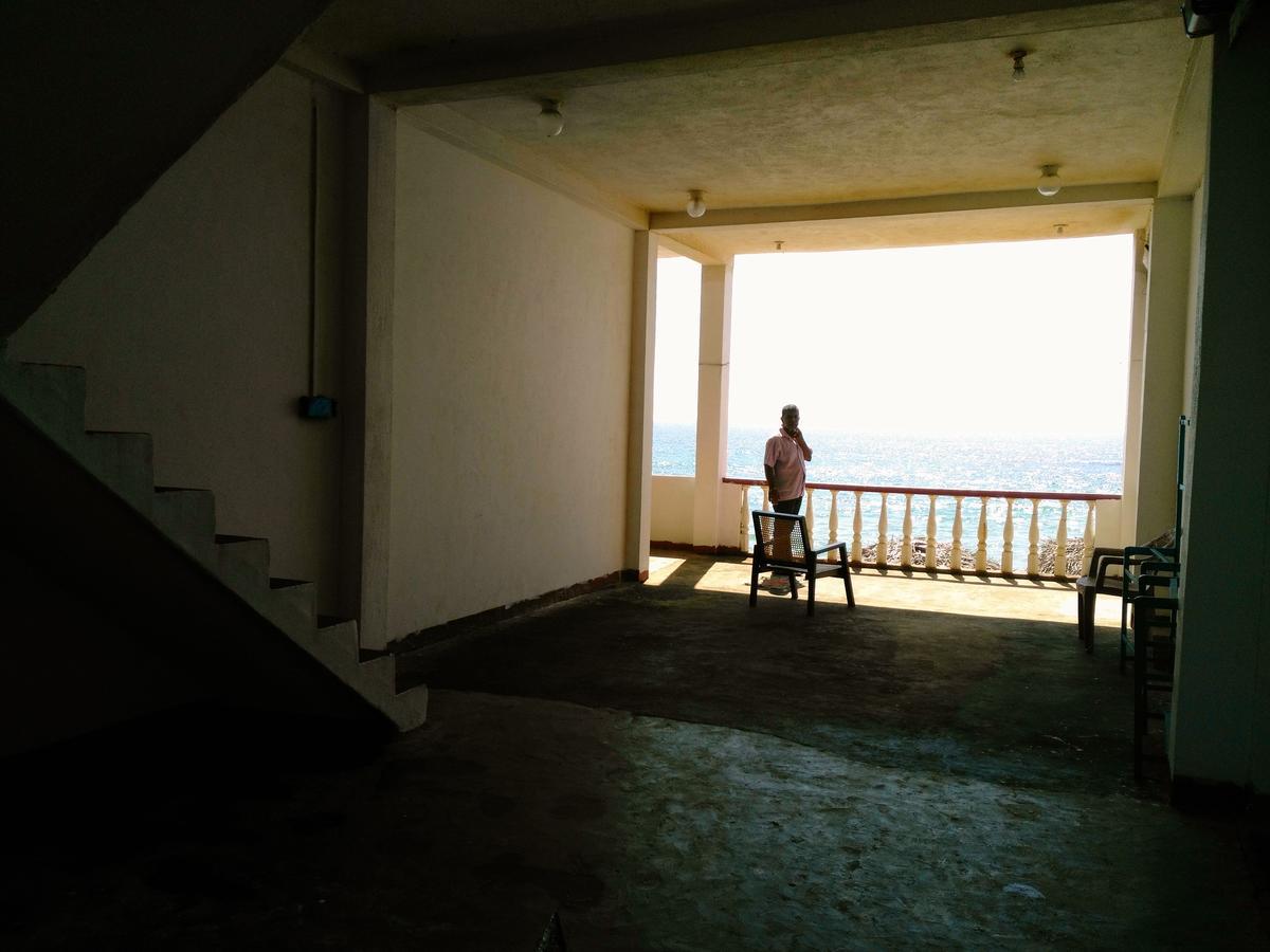 Sunnys Beach Guest House Hikkaduwa Kültér fotó